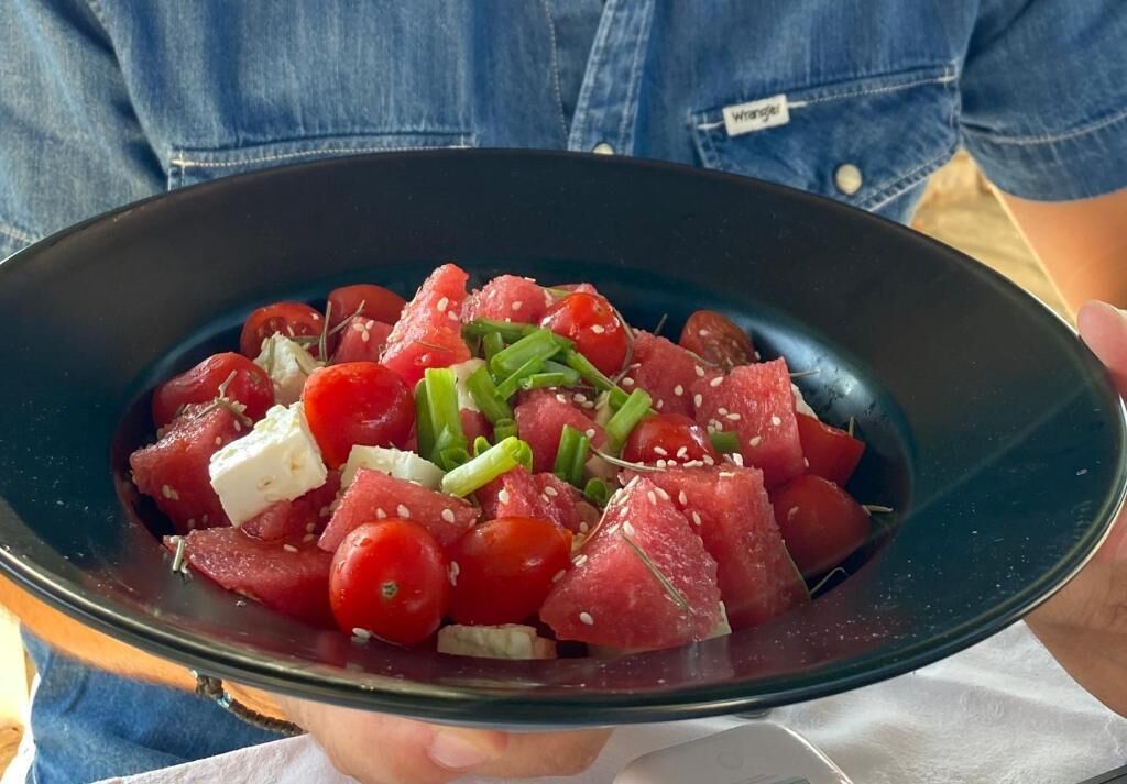 breakfast, lunch, dinner served; local and international cuisine