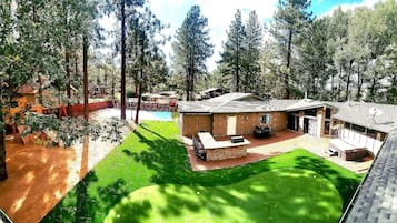 Chalet rustique, 5 chambres | Terrain de l’hébergement