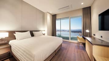 In-room safe, laptop workspace, blackout drapes, soundproofing