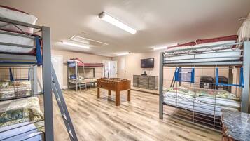 House, 5 Bedrooms | 6 bedrooms, iron/ironing board, free WiFi, bed sheets