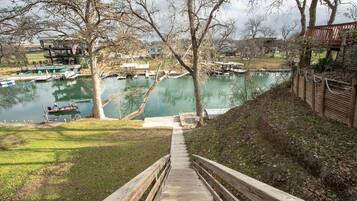 House, 4 Bedrooms | Property grounds