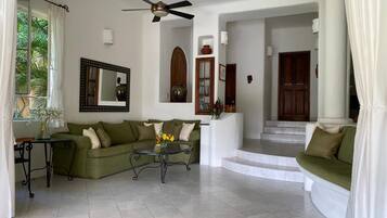 Comfort Bungalow | 1 bedroom, in-room safe, iron/ironing board, free WiFi