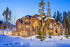 House, 6 Bedrooms | Exterior