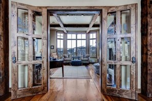 House, 6 Bedrooms | Interior