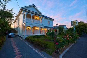 Front of property - Windarra on High (East Launceston)