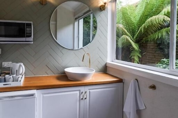 Deluxe Queen Suite - Room 2 | View from room