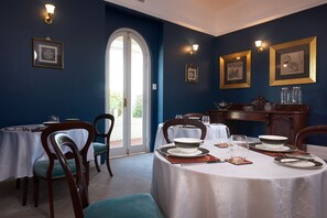 Breakfast area - Windarra on High (East Launceston)