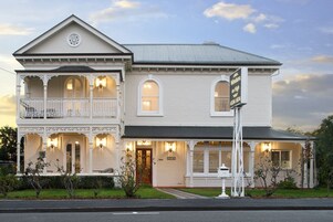 Fachada da propriedade