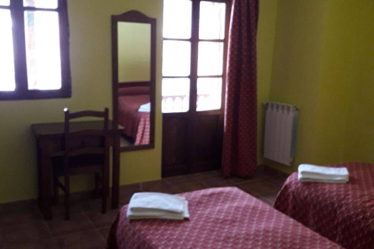 desk, free cots/infant beds, free wifi, bed sheets