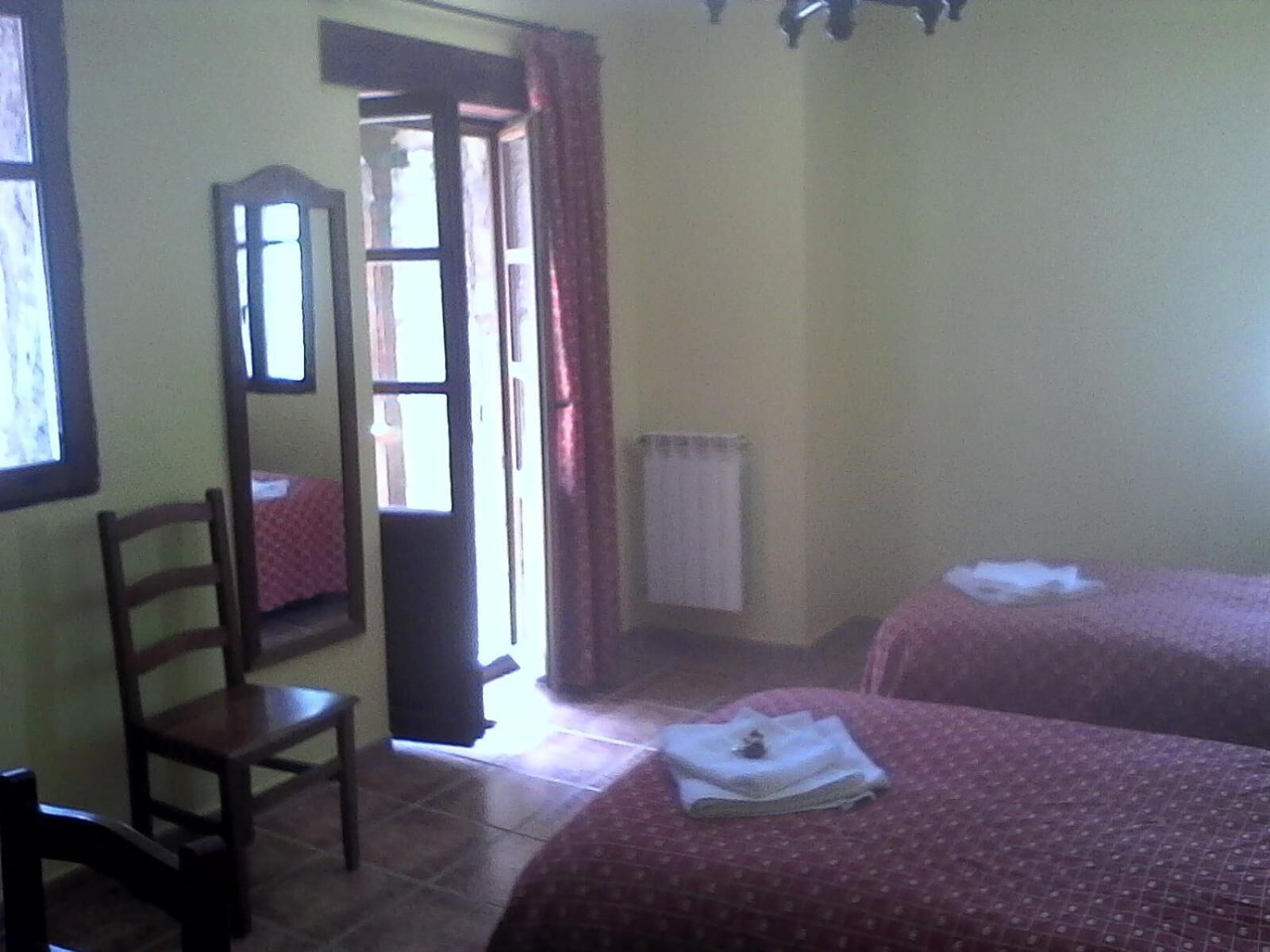 desk, free cots/infant beds, free wifi, bed sheets