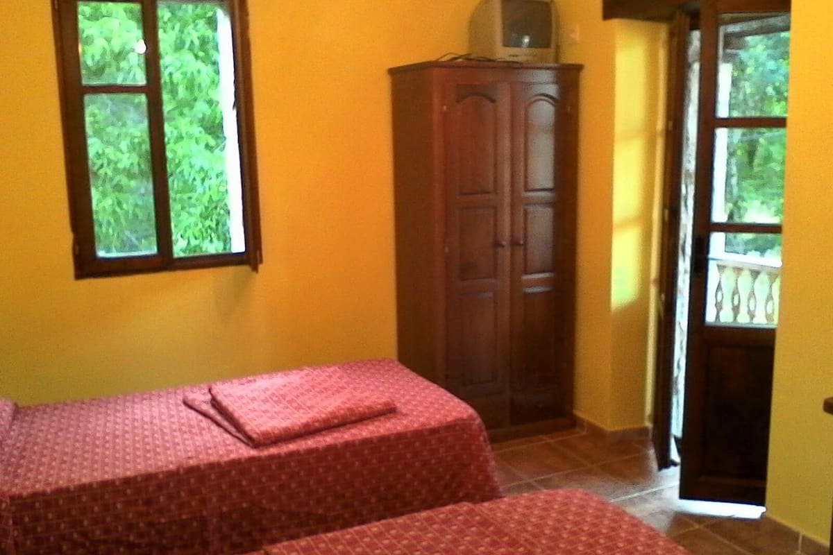 desk, free cots/infant beds, free wifi, bed sheets