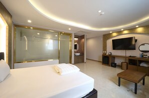 Junior Double Room, 1 Bedroom, Non Smoking | Premium bedding, individually decorated, individually furnished, desk - The King Hotel (Busan)