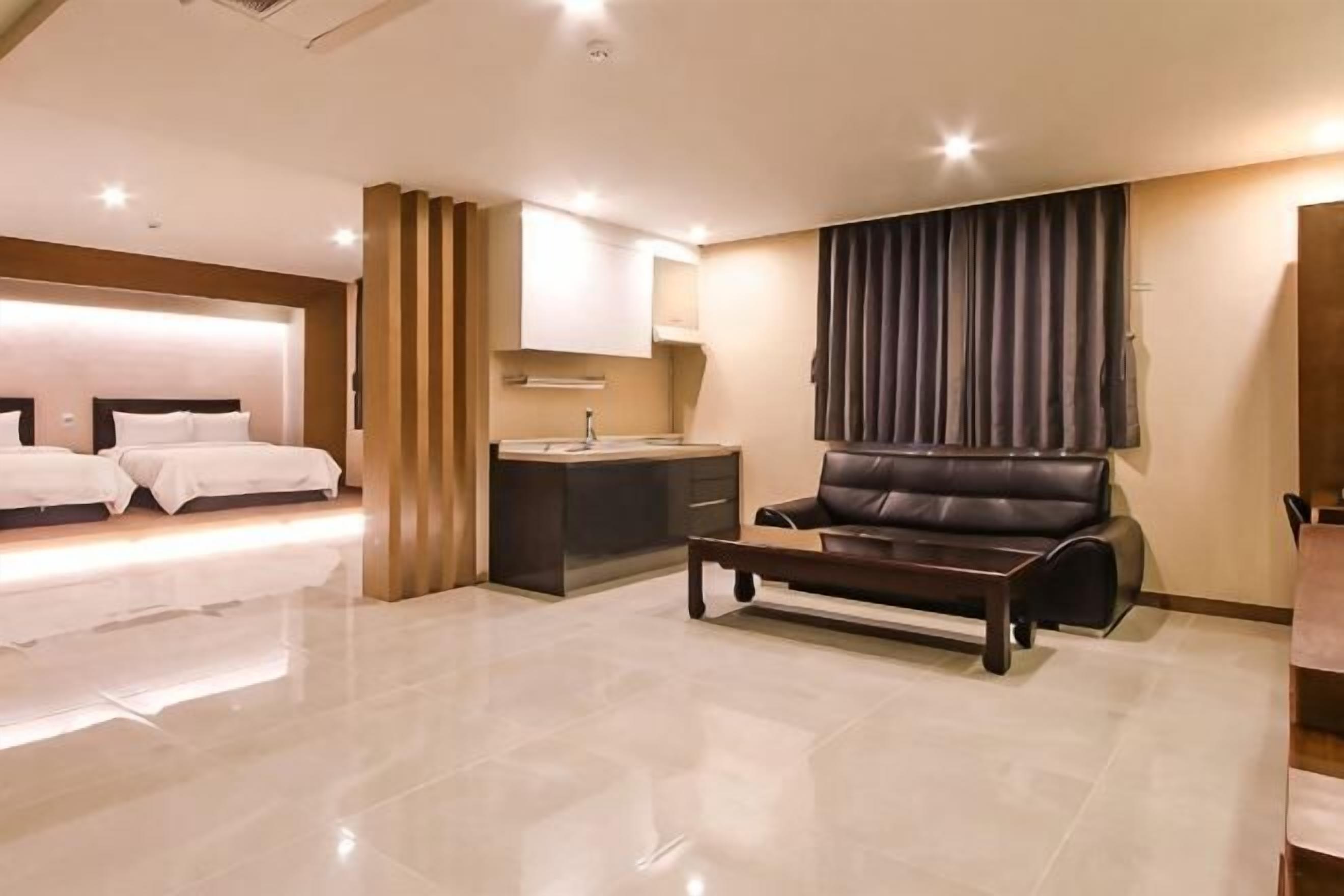 Premium bedding, individually decorated, individually furnished, desk