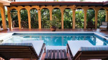 Private pool