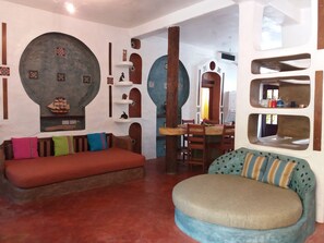 12-inch flat-screen TV with digital channels, TV, Netflix - Condo Nautilo (St. George's)