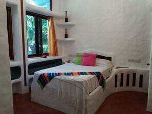 Standard Room, 1 Queen Bed, Pool Access, Poolside (Foxtail Palm) | Desk, blackout curtains, iron/ironing board, free cots/infant beds - Condo Nautilo (St. George's)