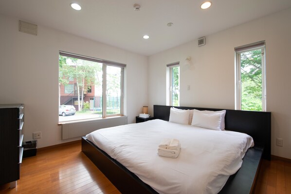3 bedrooms, desk, free WiFi - Hurry Slowly (Kutchan)