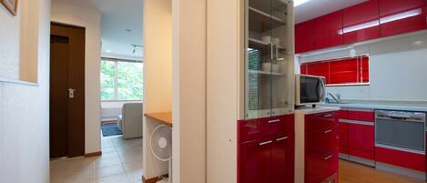 Stadtwohnung, 3 Schlafzimmer | Eigene Küche | Kühlschrank, Mikrowelle, Ofen, Herdplatte