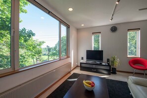 Townhome, 3 Bedrooms | Living room | Smart TV, Netflix, DVD player - Hurry Slowly (Kutchan)