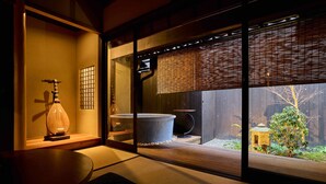 트래디셔널 스위트, 금연 (Japanese Style, 2 Storey, Biwa)