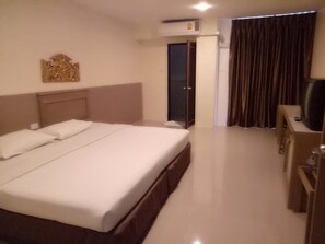 Deluxe Room | Skrivebord, ekstra senge (tillægsgebyr), gratis Wi-Fi, sengetøj