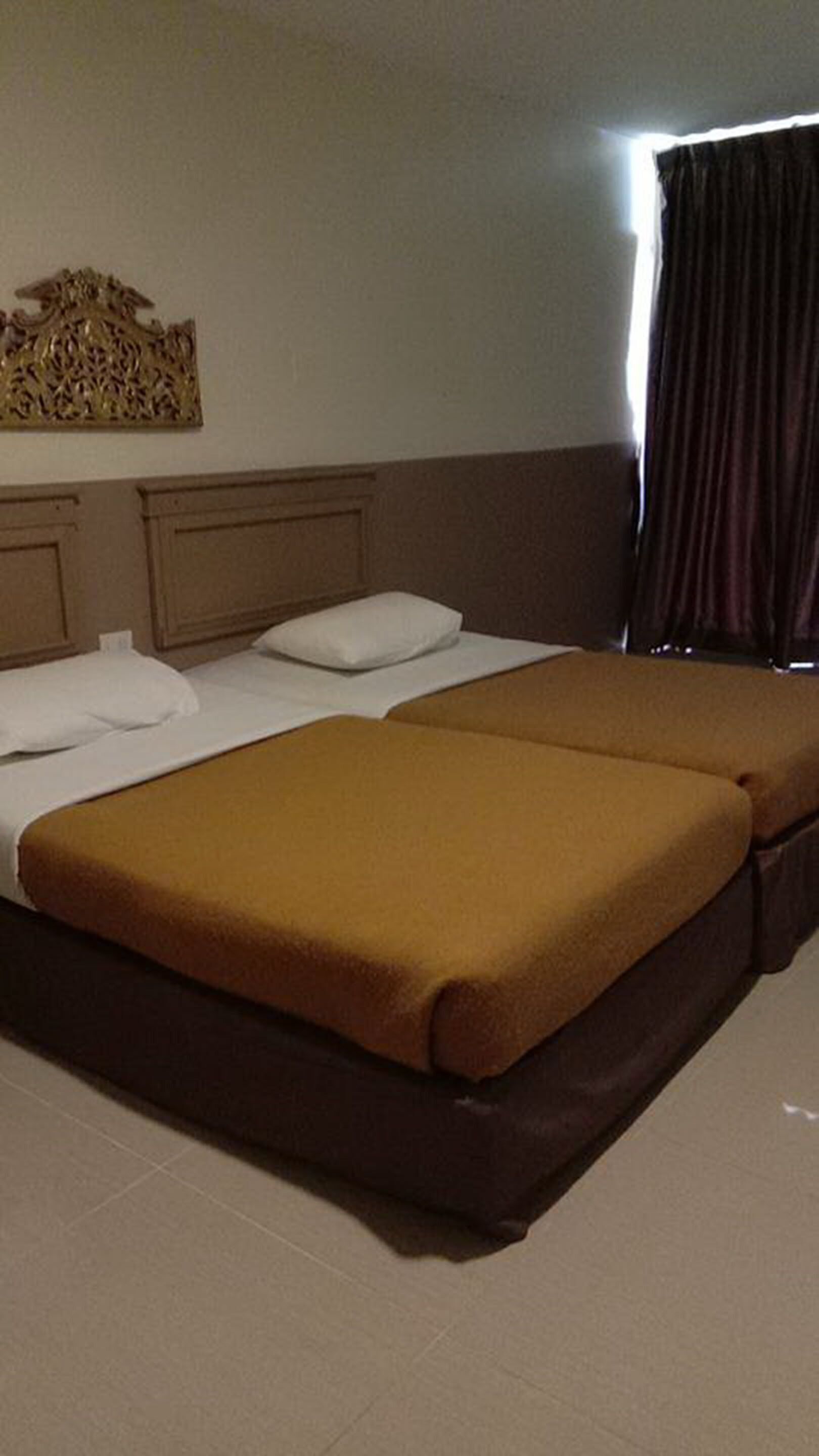 Desk, rollaway beds, free WiFi, bed sheets