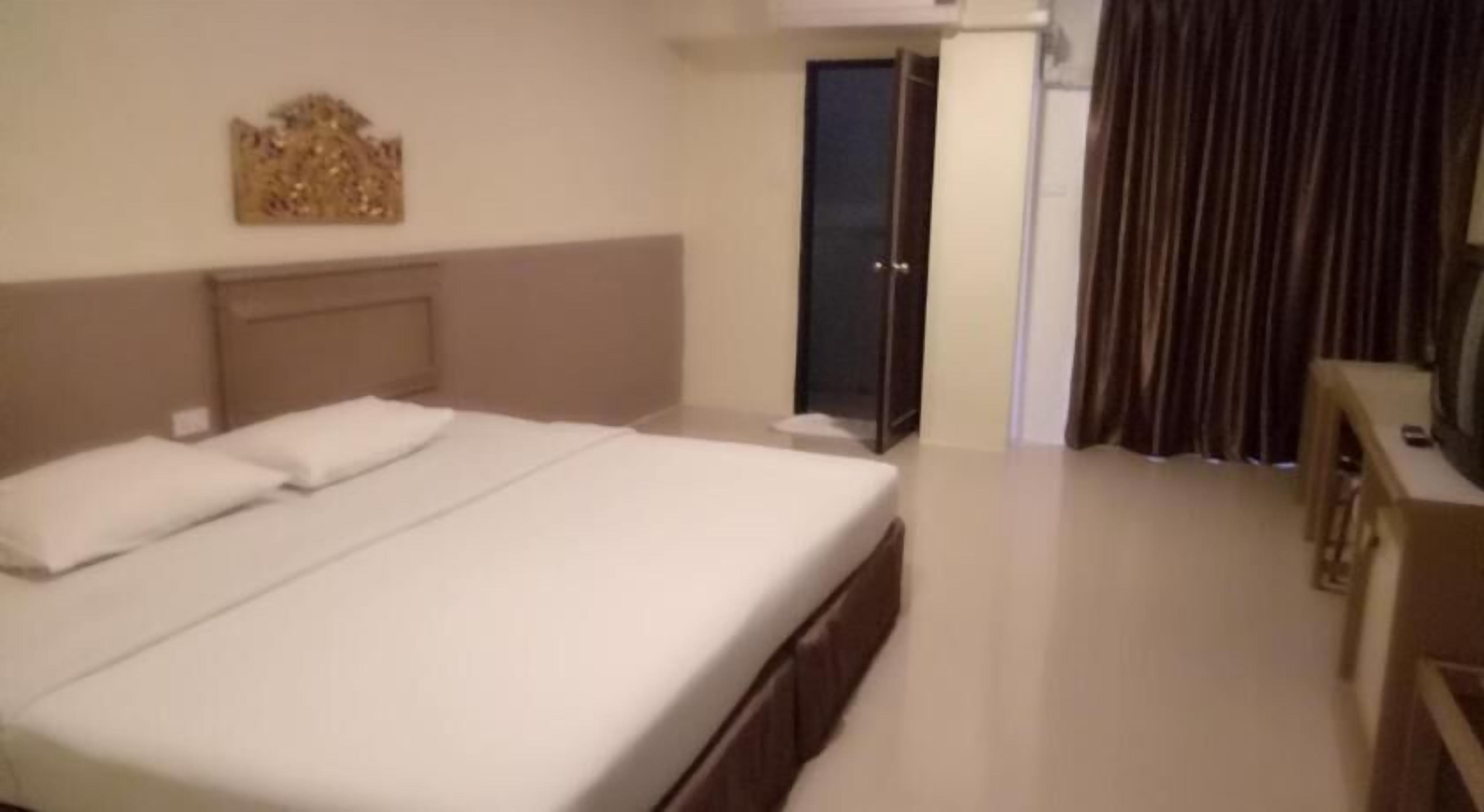 Desk, rollaway beds, free WiFi, bed sheets