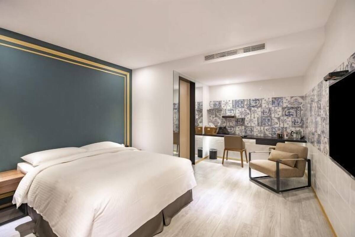 In-room safe, blackout drapes, soundproofing, free WiFi