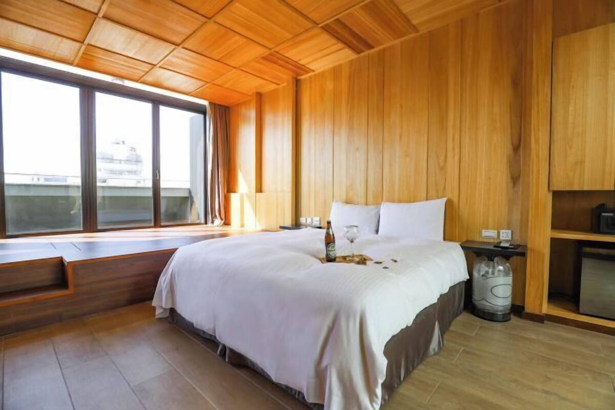 In-room safe, blackout drapes, soundproofing, free WiFi