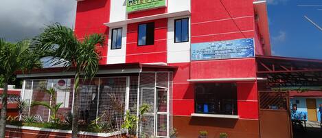 Façana frontal de l'allotjament