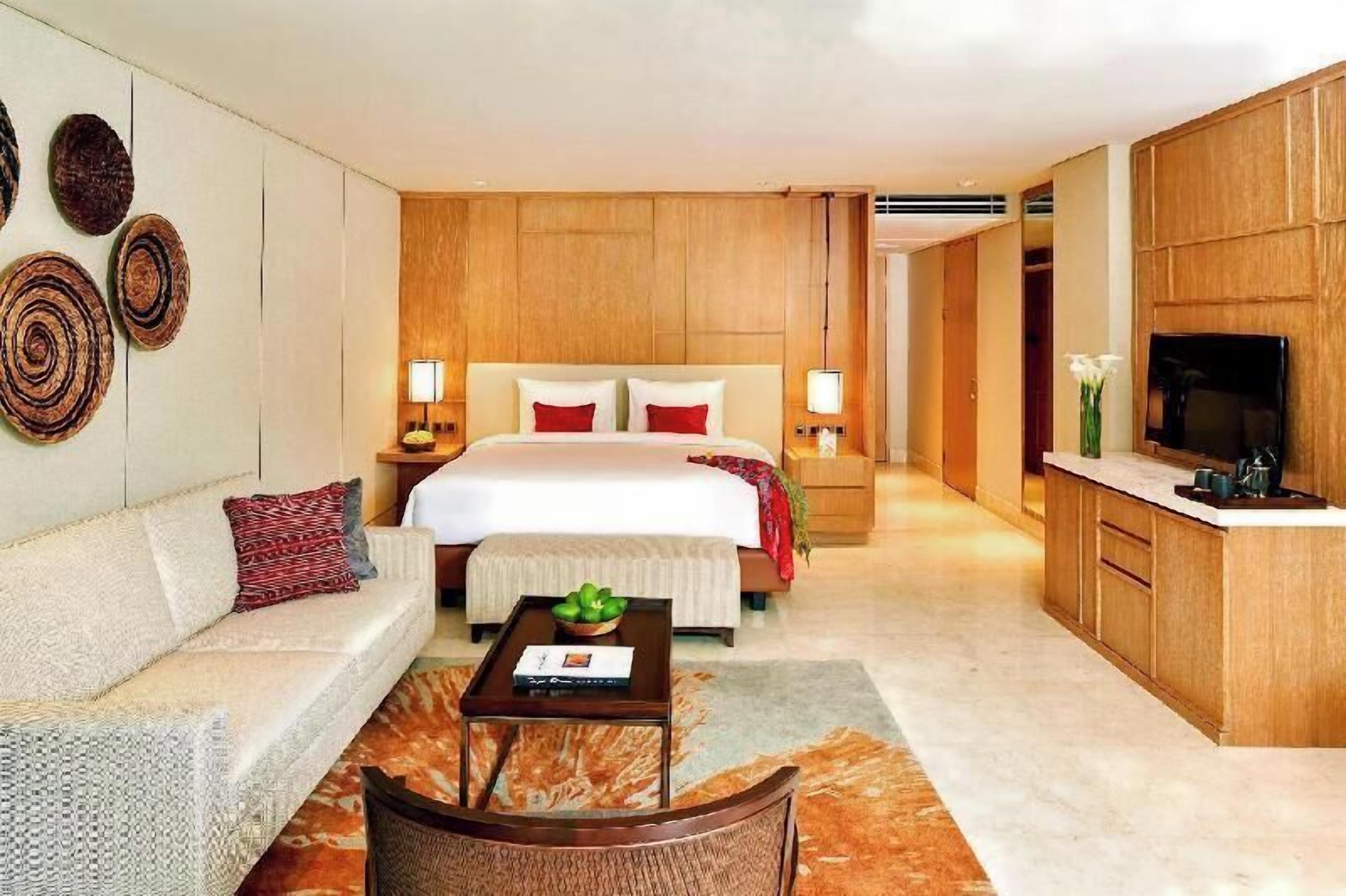 Minibar, két bảo mật tại phòng, bàn 