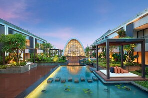 Courtyard - Aryaduta Bali (Kuta)