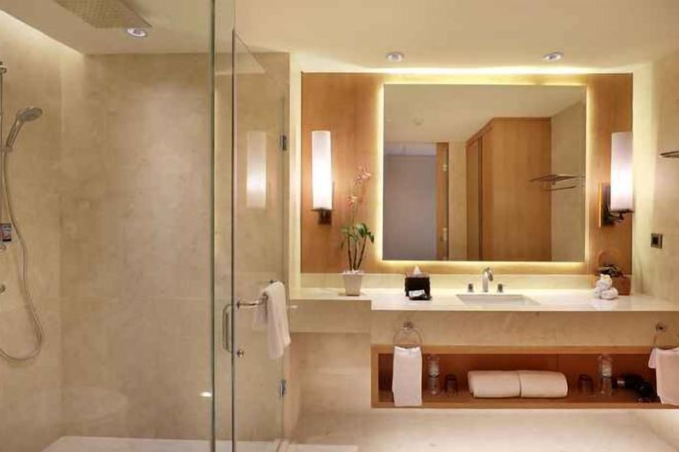 Bathroom | Free toiletries, hair dryer, slippers, towels