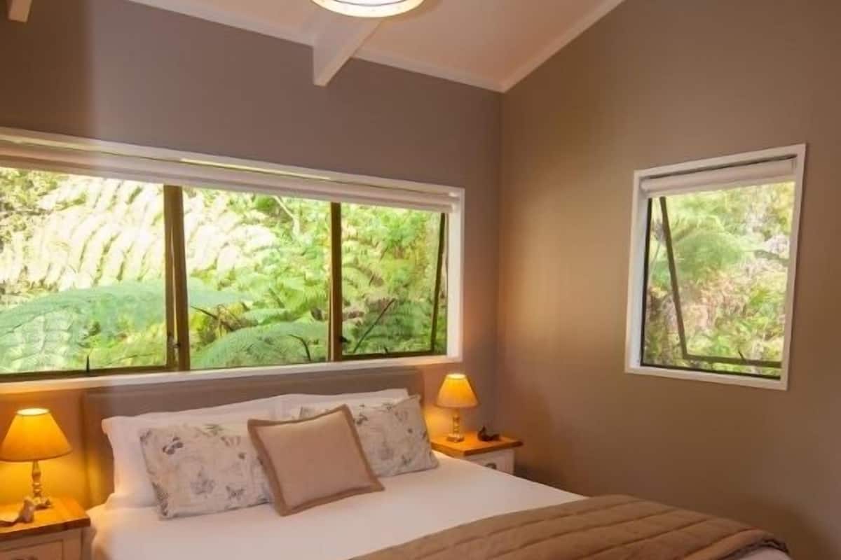 Apartment, 2 Bedrooms, Partial Sea View
