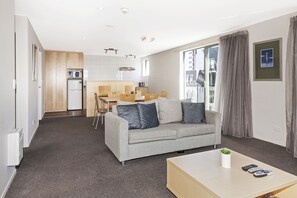 Central Christchurch Apartment | Living area