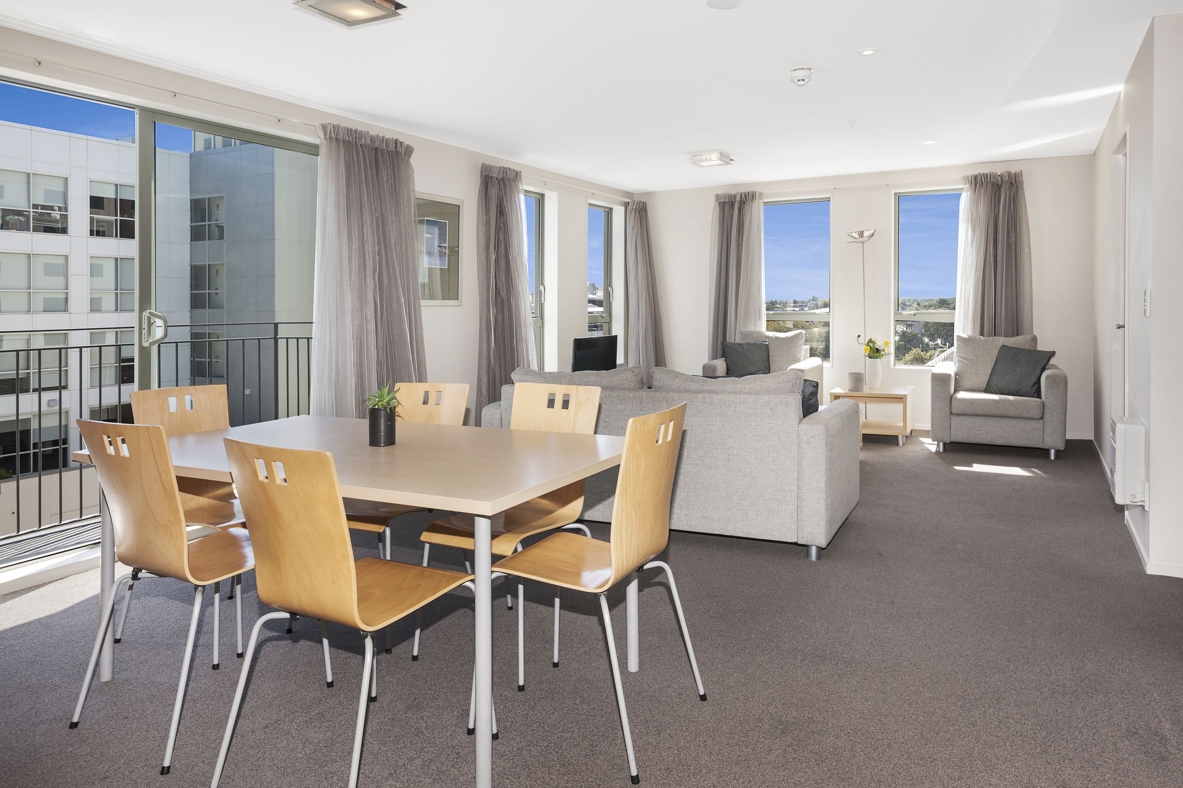 Central Christchurch Apartment | In-room dining