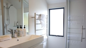Unclassified image, 5 of 9, button - Modern Luxury - Inner City Townhouse (Christchurch)
