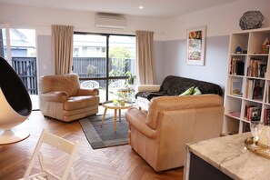 Chic Designer Abode (w/ Single Sofa Bed) | Living area