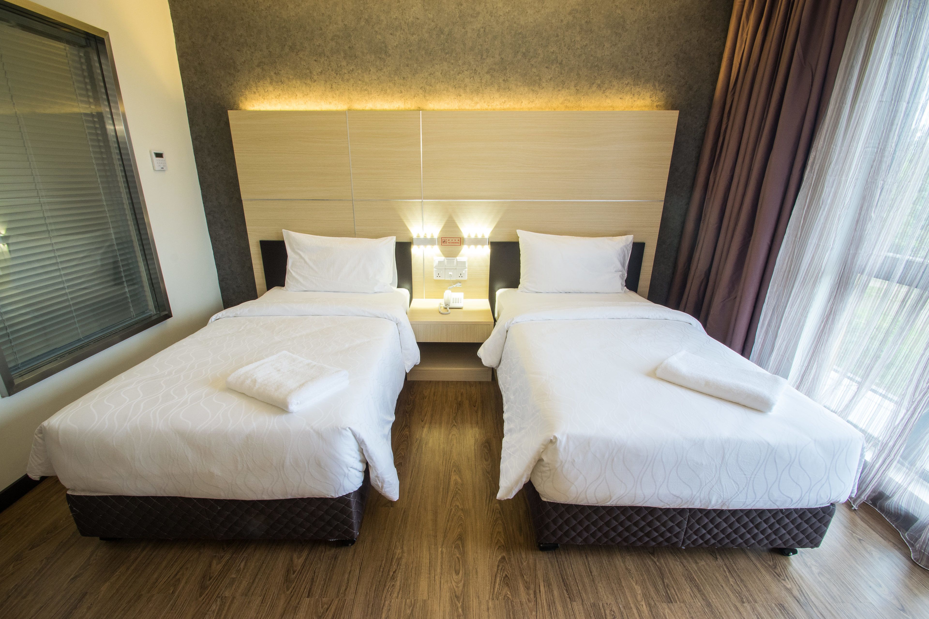 superior twin room, 2 single beds, non smoking | free minibar, desk, blackout curtains, iron/ironing board