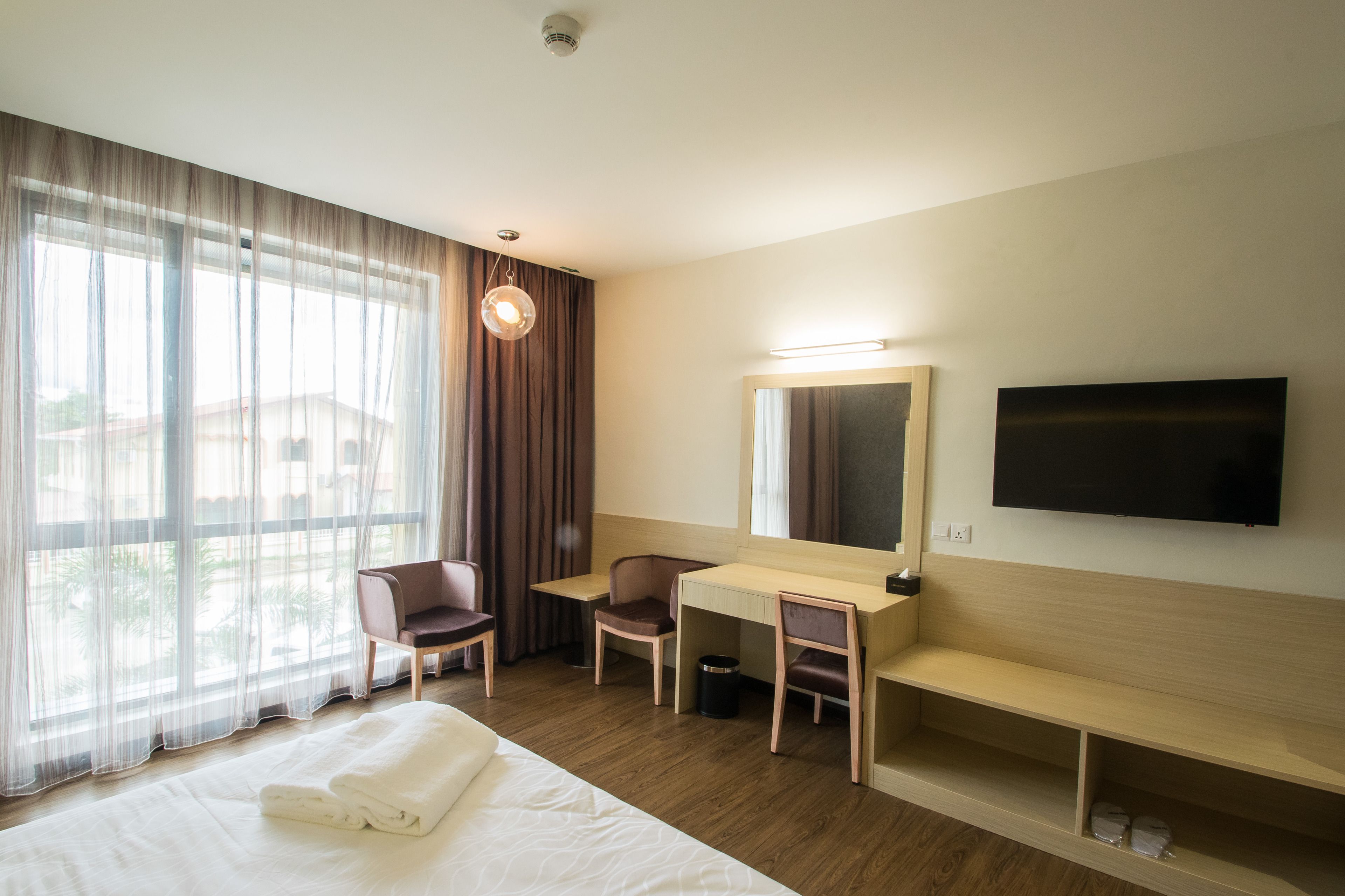 deluxe room, 1 king bed, non smoking | room amenity