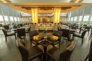 Daily buffet breakfast (MYR 30 per person)