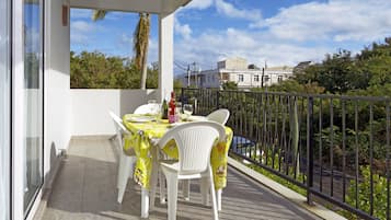 ํ
๋ผ์ค/ํํฐ์ค