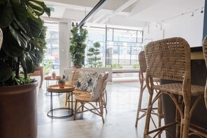 Lobby sitting area - Bunk & Bilik Hotel Jalan Ipoh - Hostel (Kuala Lumpur)