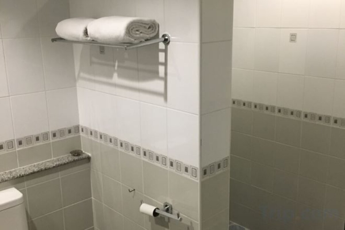 Bathroom | Shower, free toiletries, towels
