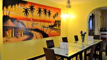 2 restaurants, breakfast, lunch, dinner served; international cuisine