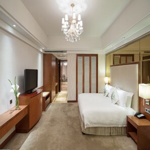 Minibar, in-room safe, desk, blackout drapes - Cinese Hotel Dongguan Shijie (Dongguan)
