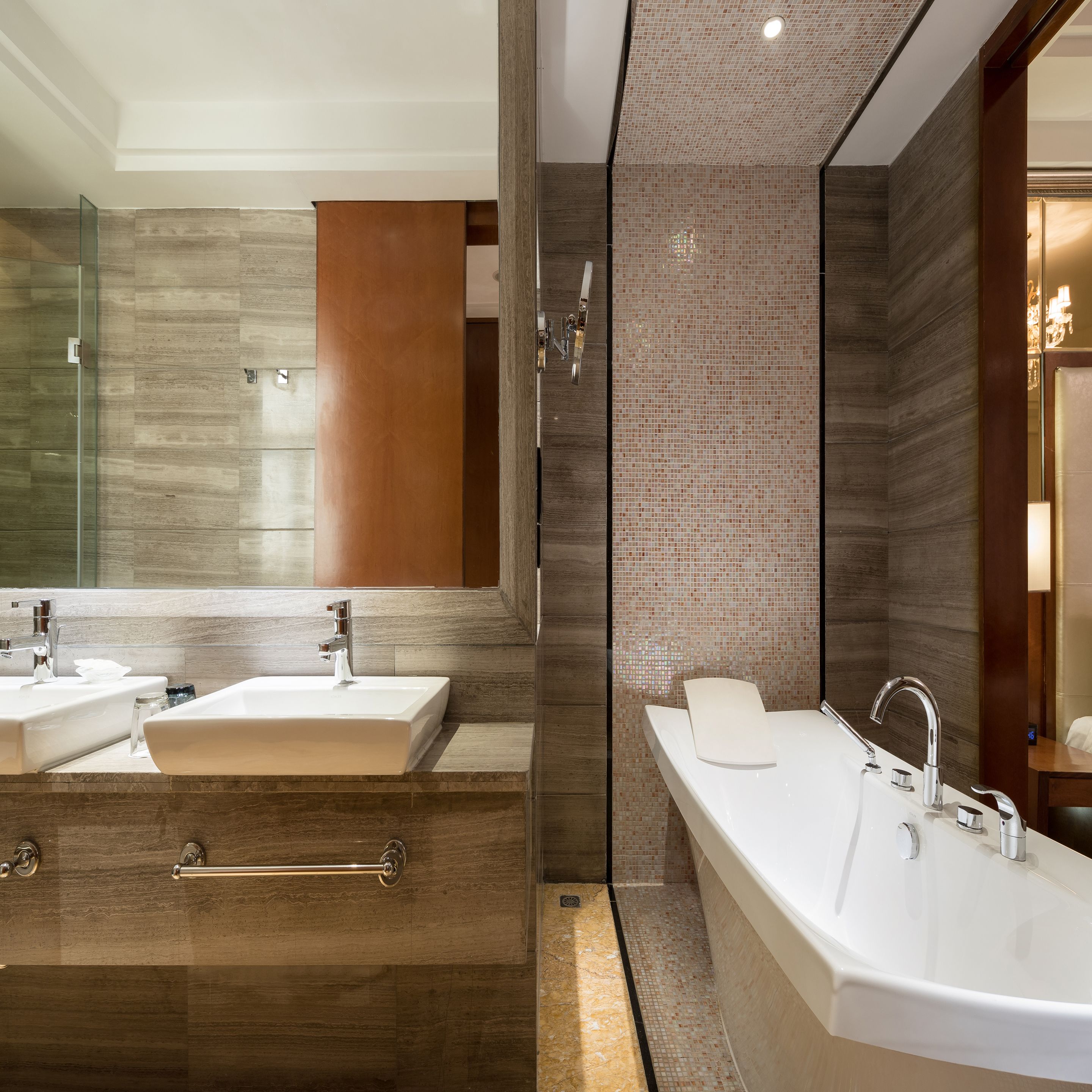 executive suite | bathroom shower