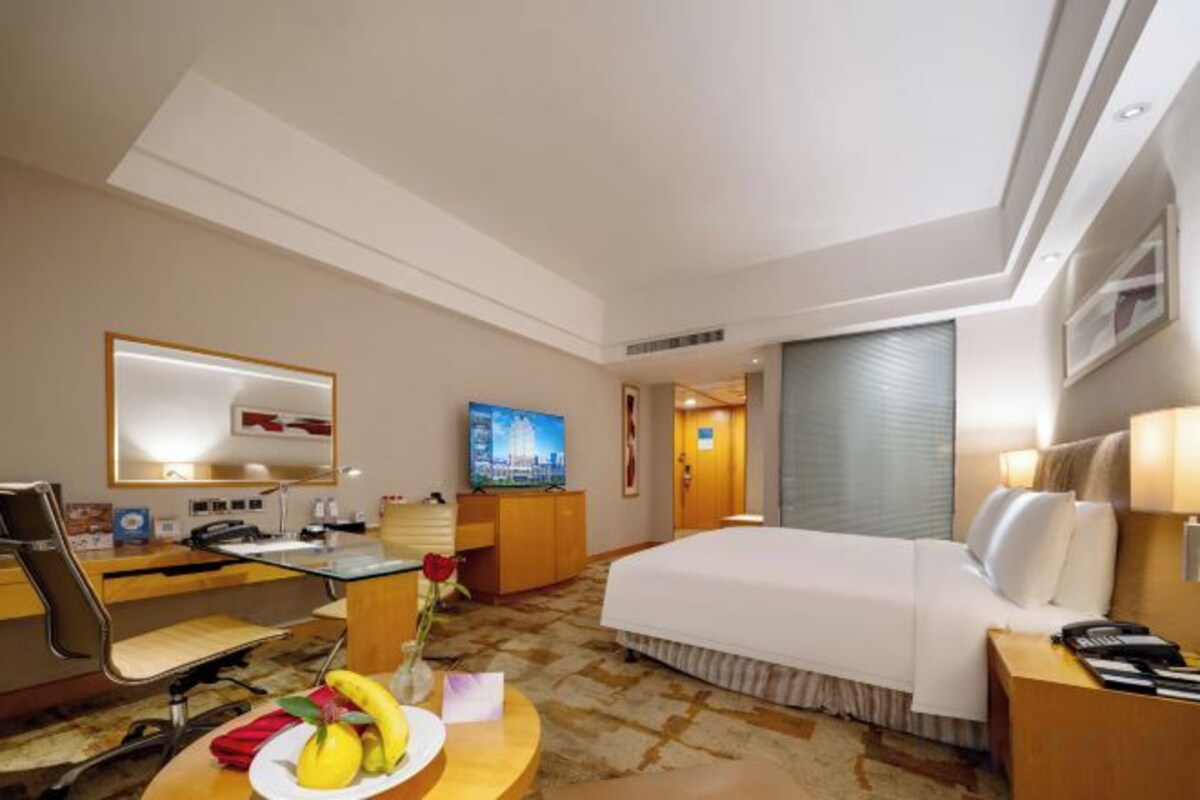 Low-Floor Deluxe Double Bed Room (Spacious with King Koil Mattress and Smart Projection)