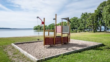 På stranden, rodd/paddling och fiske