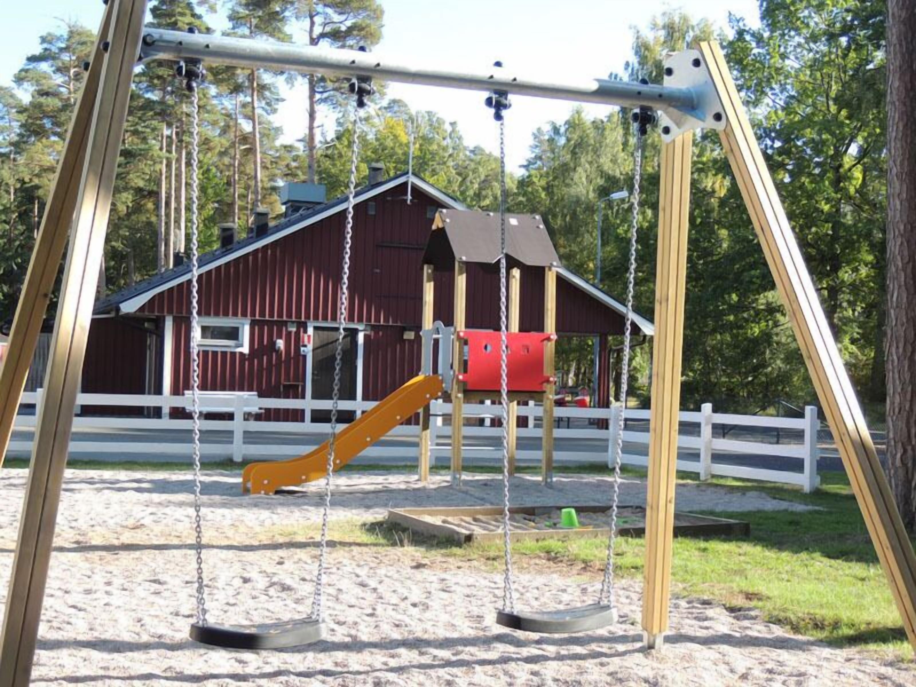 Tempat bermain anak - outdoor